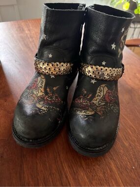 *RARE* Ed Hardy "Love Forever" Black Leather Combat Boots with Gold Stud Strap